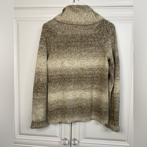 EUC Women’s Columbia Size Large Cowl Neck Sweater in Broad Horizontal Stripes - Picture 6 of 9